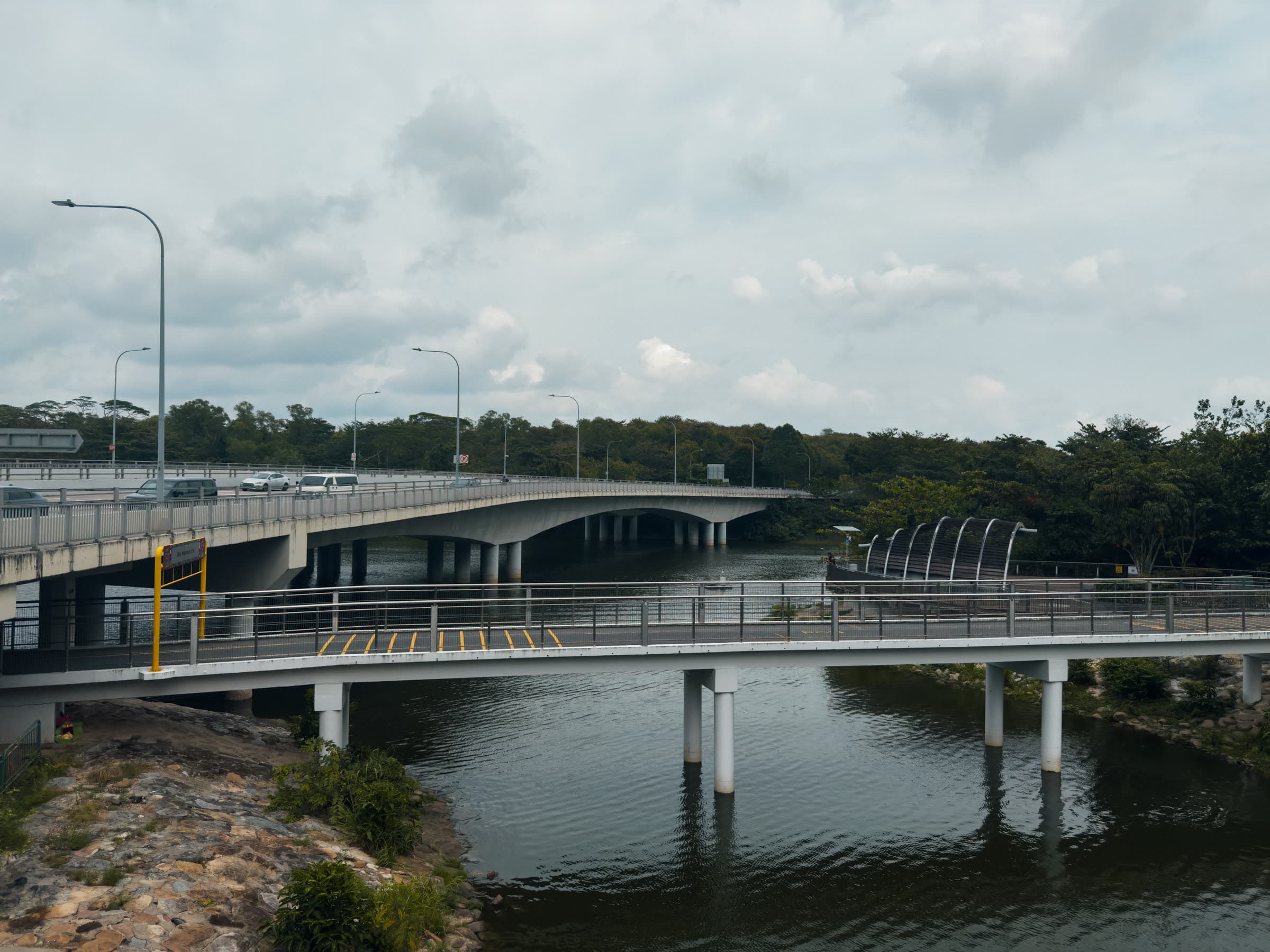 Puente terminado y en servicio